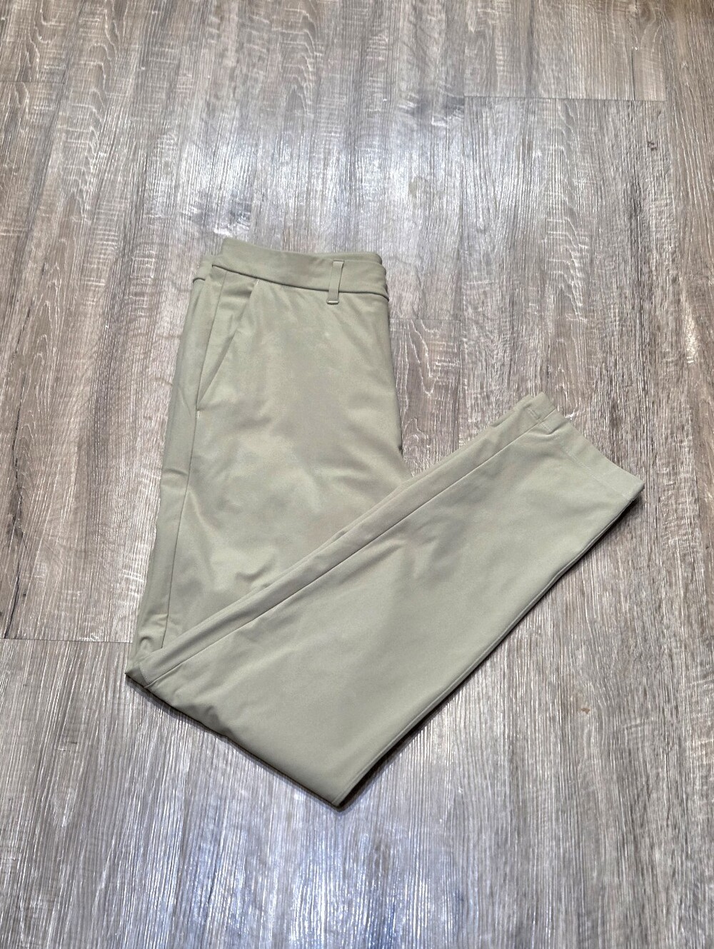 Lululemon Women's Pre-Owned Pants Beige Size 32"